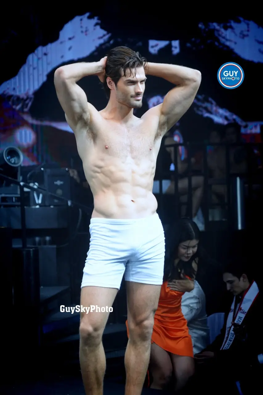 Man Hot Star International 2025