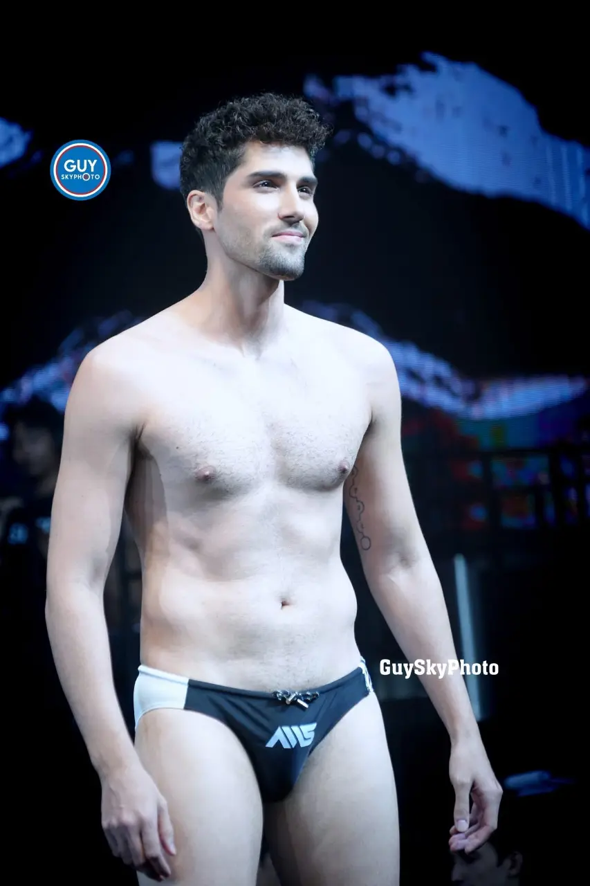 Man Hot Star International 2025