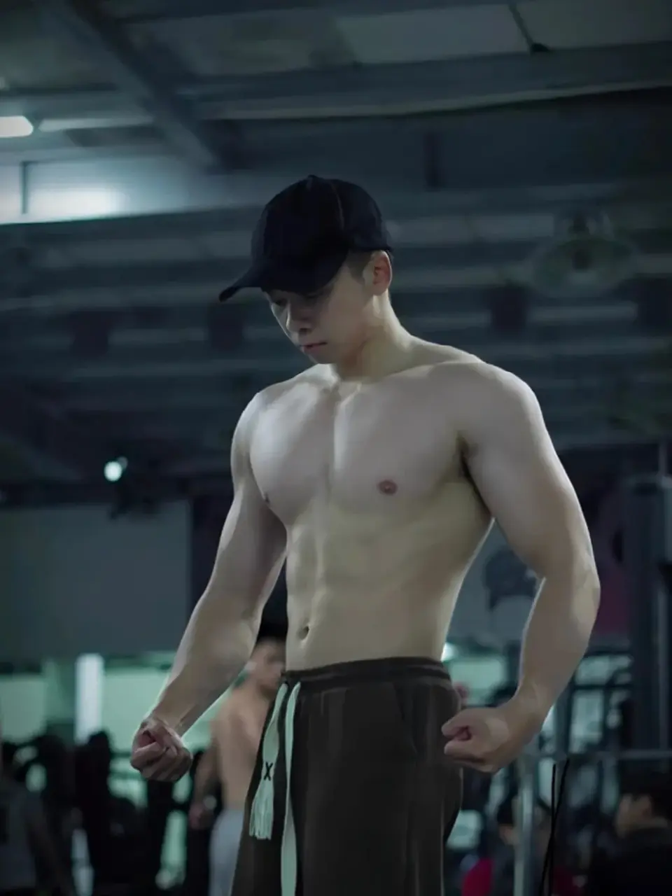 ถอดโชว์เรือนร่าง 2960