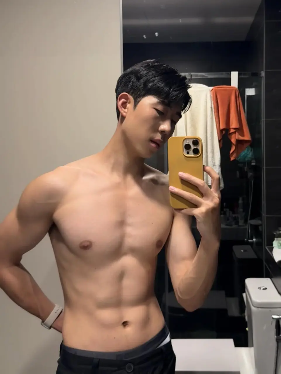 ถอดโชว์เรือนร่าง 2960