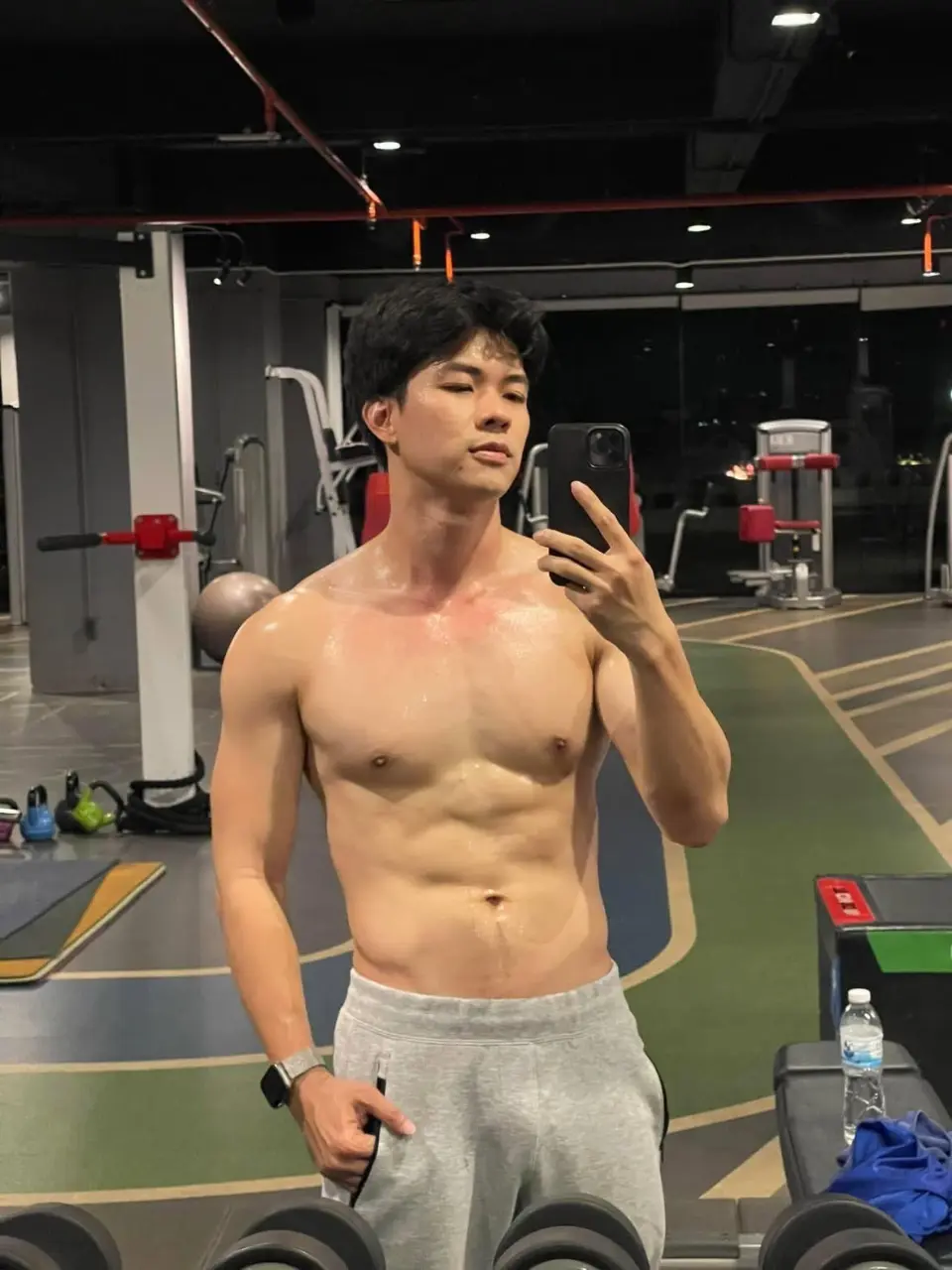 ถอดโชว์เรือนร่าง 2960