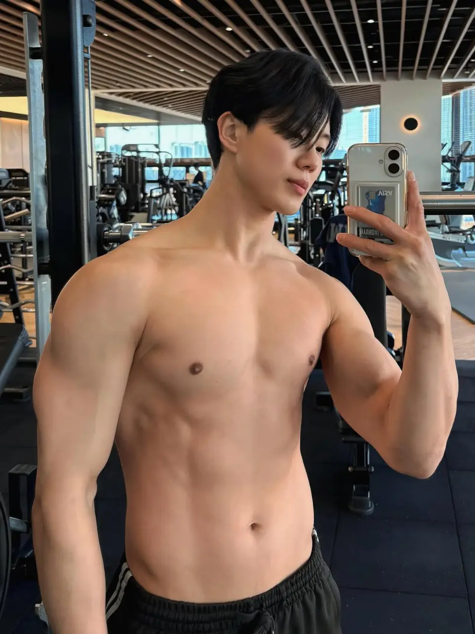 ถอดโชว์เรือนร่าง 2960