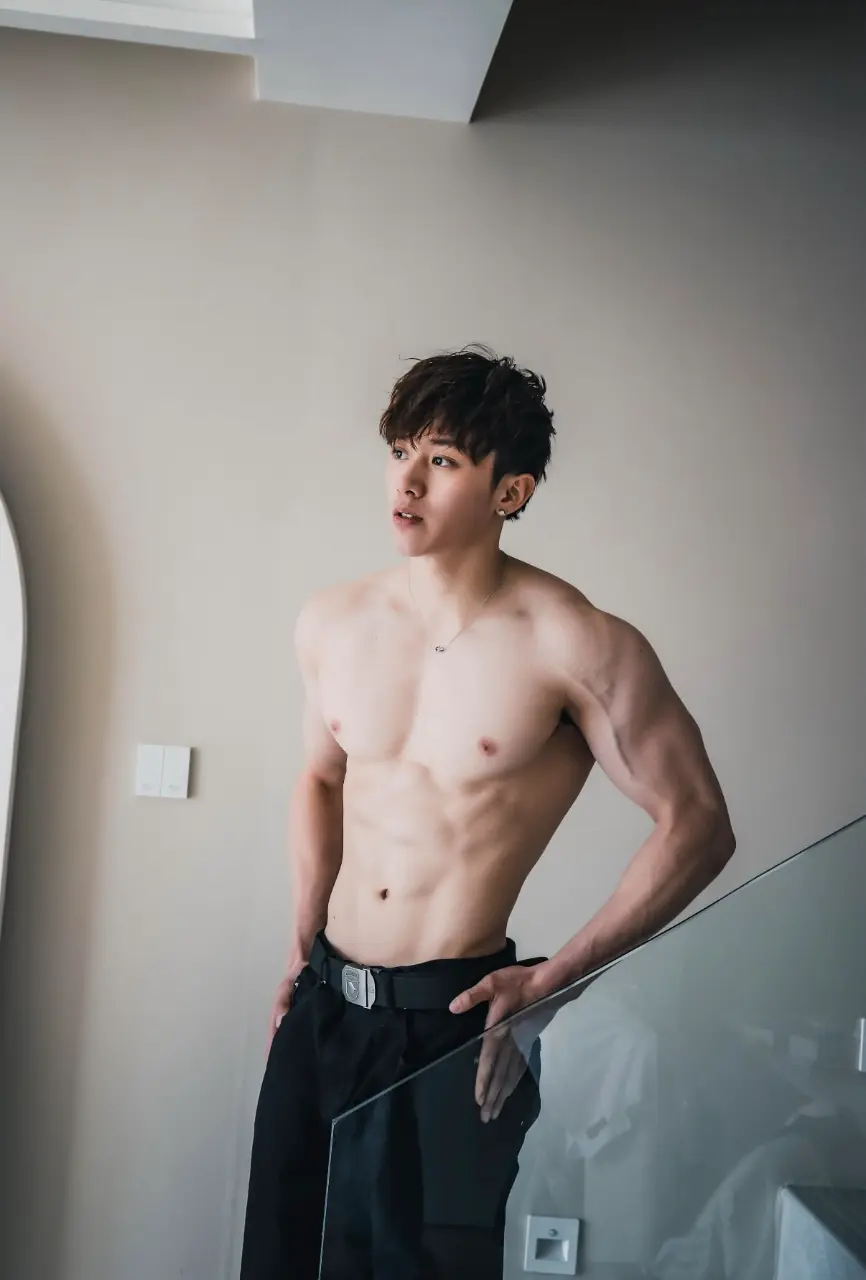 ถอดโชว์เรือนร่าง 2960