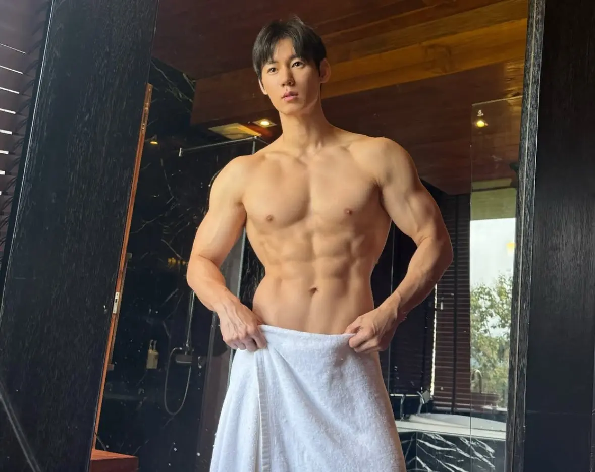 ถอดโชว์เรือนร่าง 2961