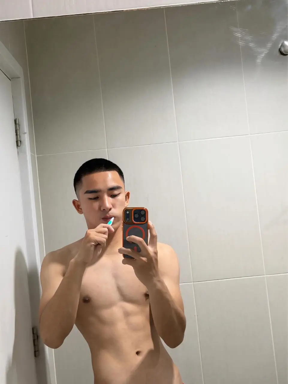 กล้ามคนหล่อ 2