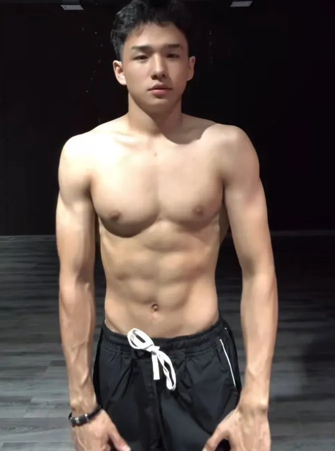 กล้ามคนหล่อ 2