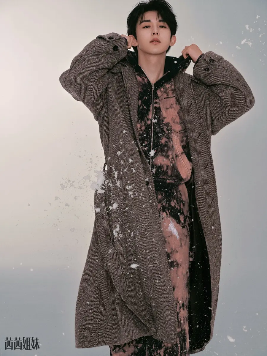 Guo Junchen @ CéCi China December 2025