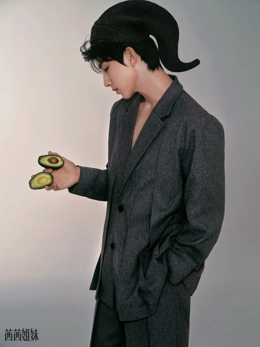 Guo Junchen @ CéCi China December 2025