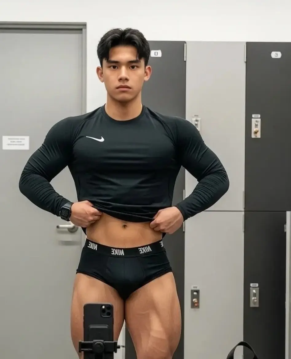 Picked up from  หนุ่มน่าถอด หนุ่มน่ากอด