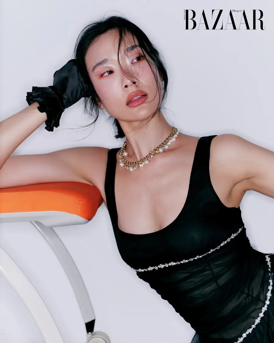 ออกแบบ-ชุติมณฑน์ @ Harper's BAZAAR Thailand November 2025