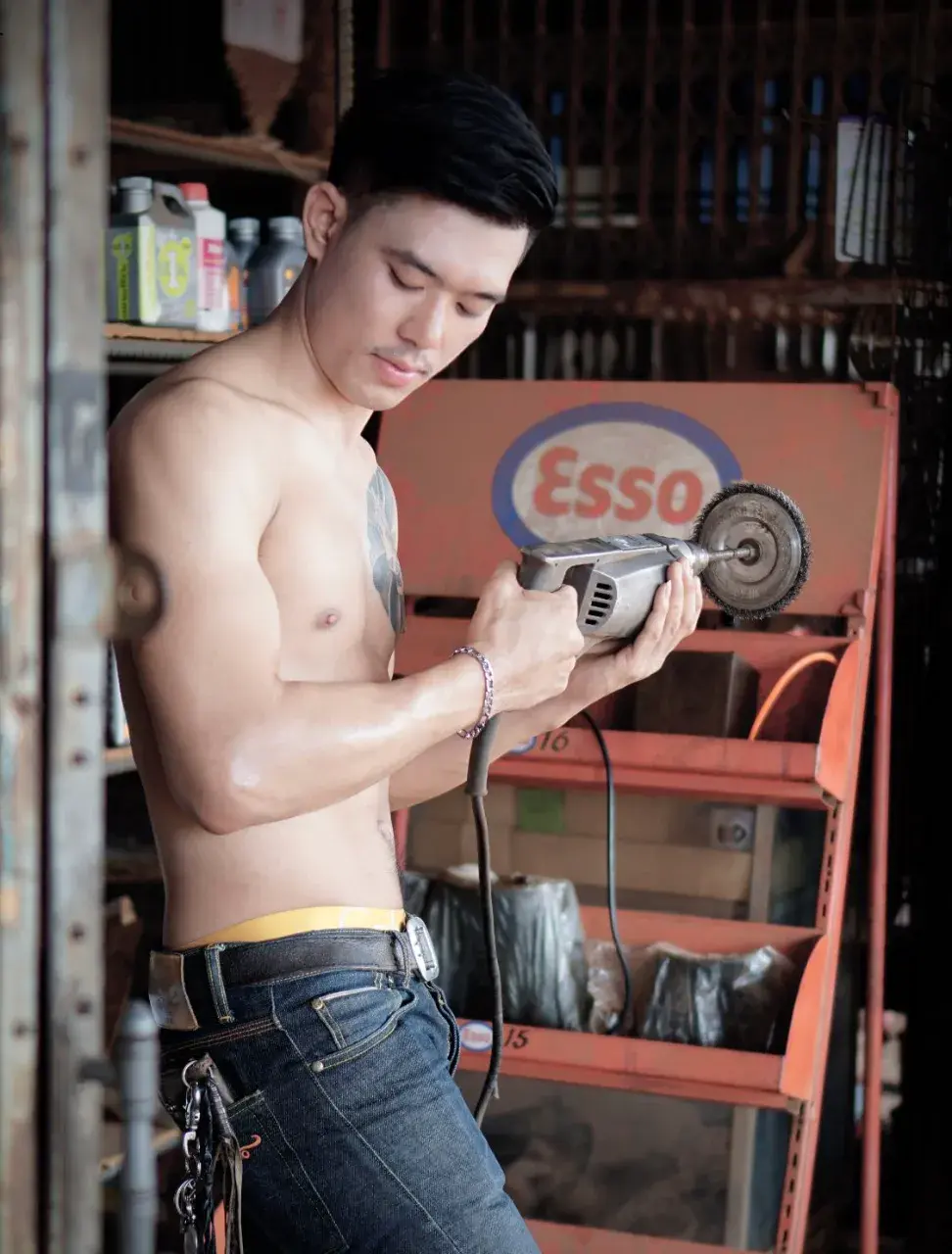 ABSOLUTE MEN ISSUE 05 - BOY