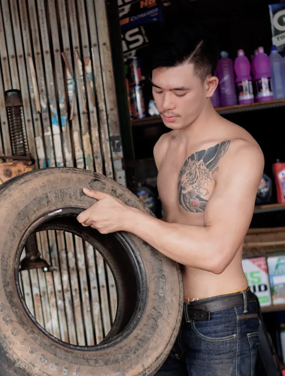 ABSOLUTE MEN ISSUE 05 - BOY