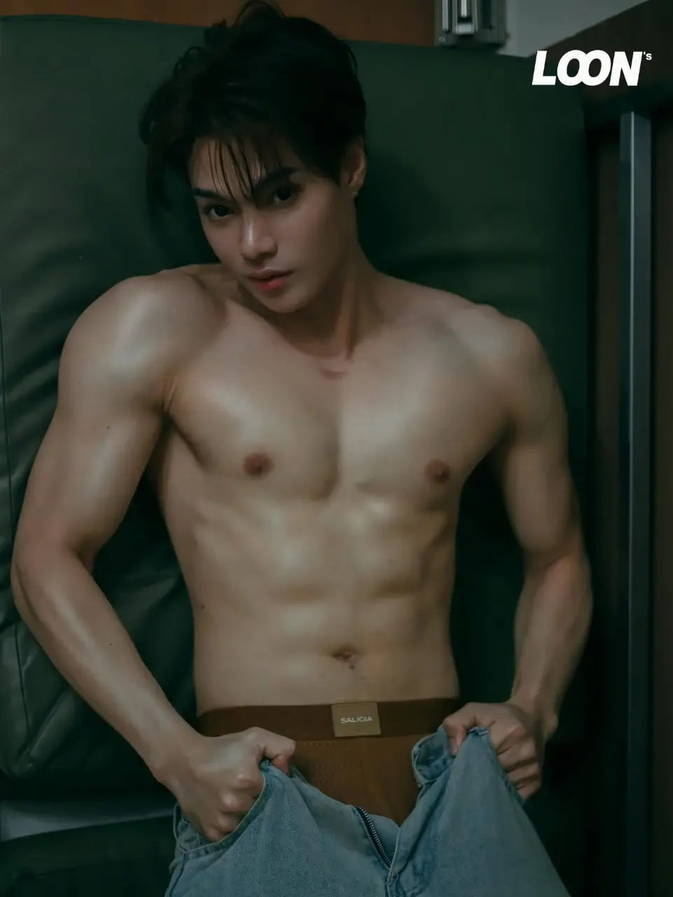 หนุ่มหล่อขึ้นปก 1198