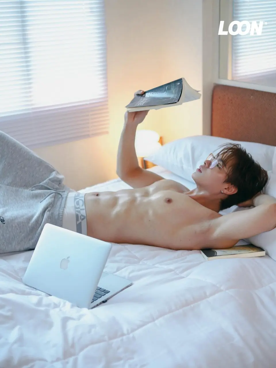 หนุ่มหล่อขึ้นปก 1198