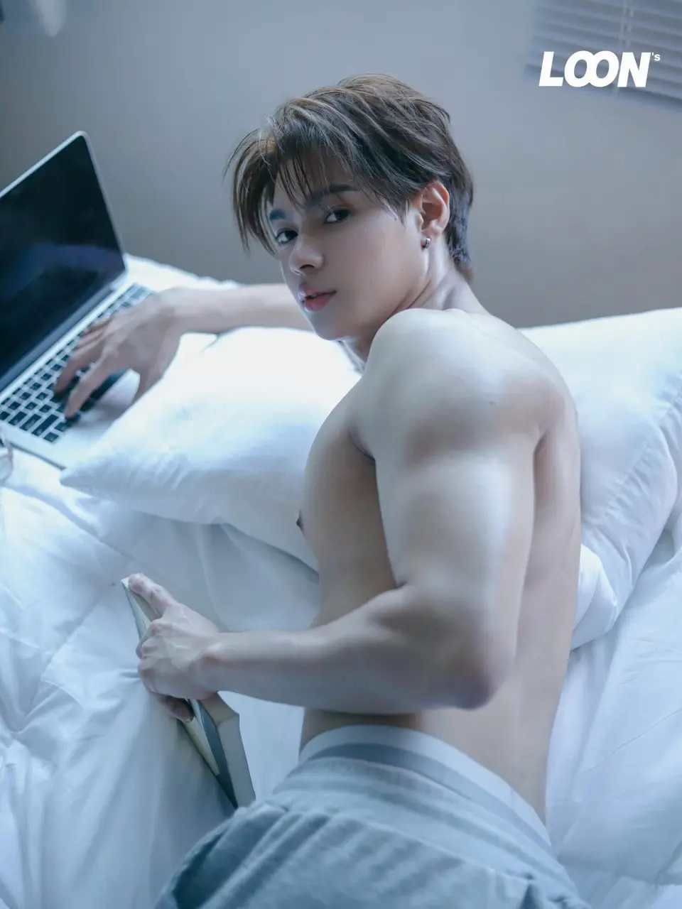 หนุ่มหล่อขึ้นปก 1198