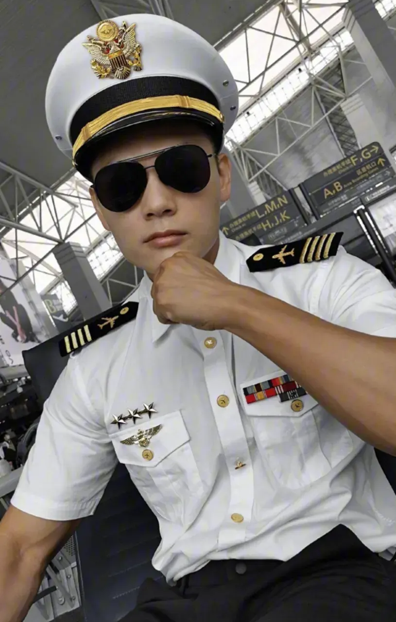 WOW! MAGAZINE ISSUE 03