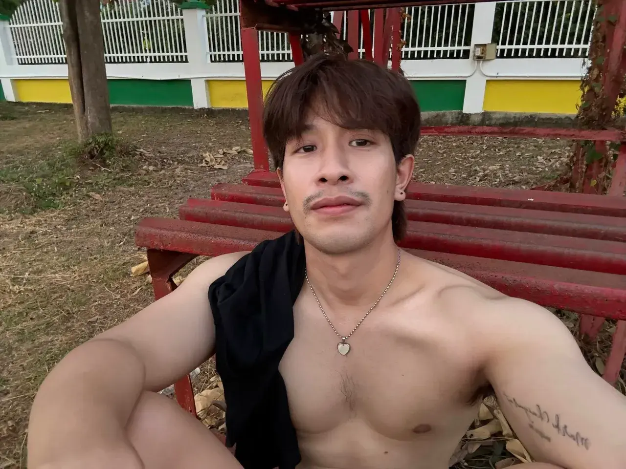 รักครูตำรวจทหาร