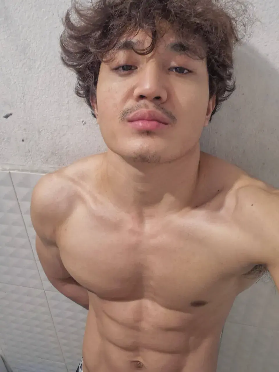 หนุ่มพม่า Saw Eh