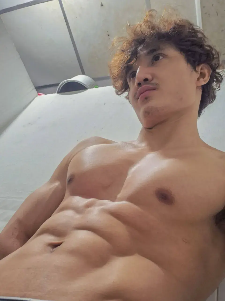 หนุ่มพม่า Saw Eh