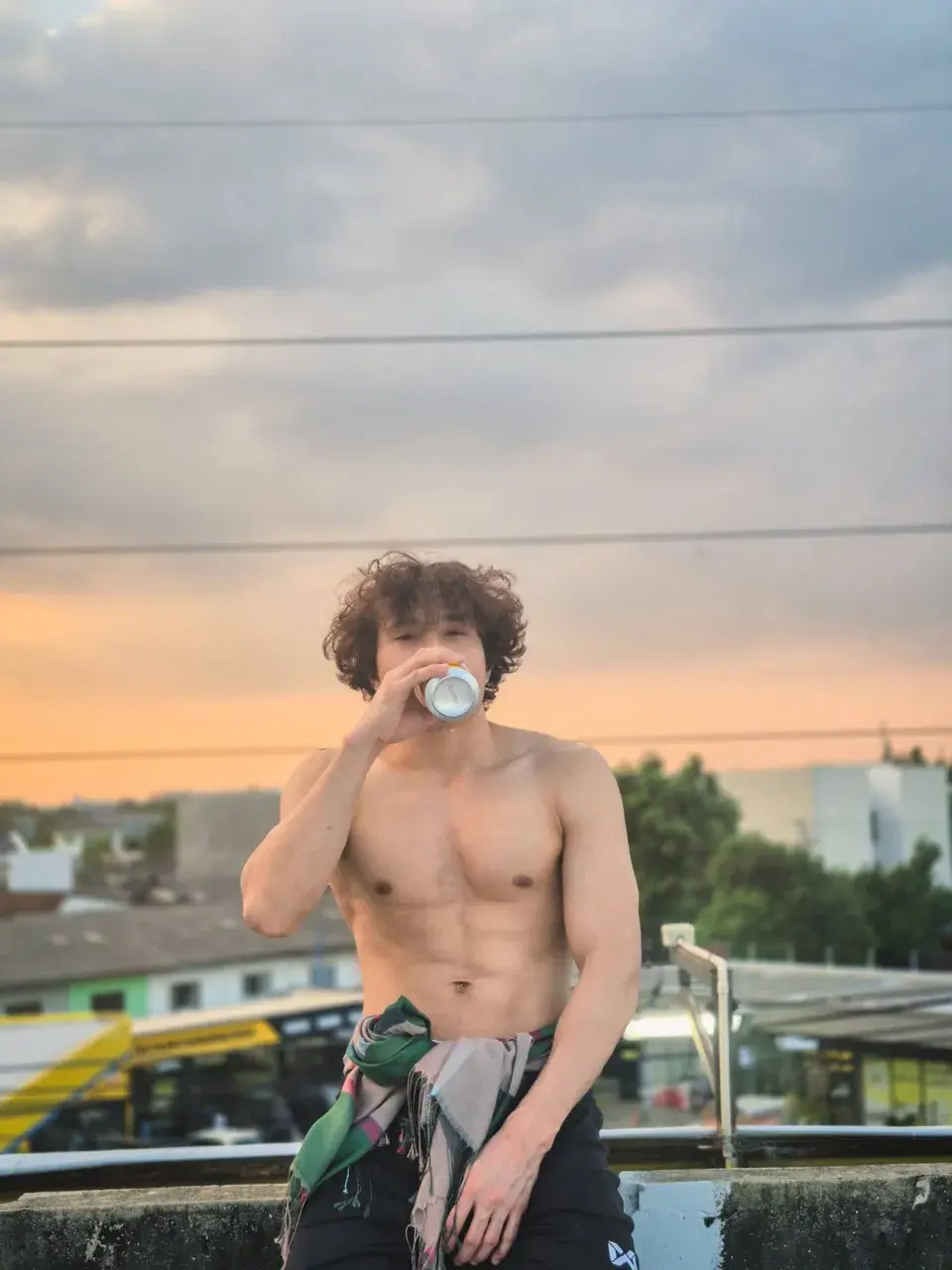 หนุ่มพม่า Saw Eh