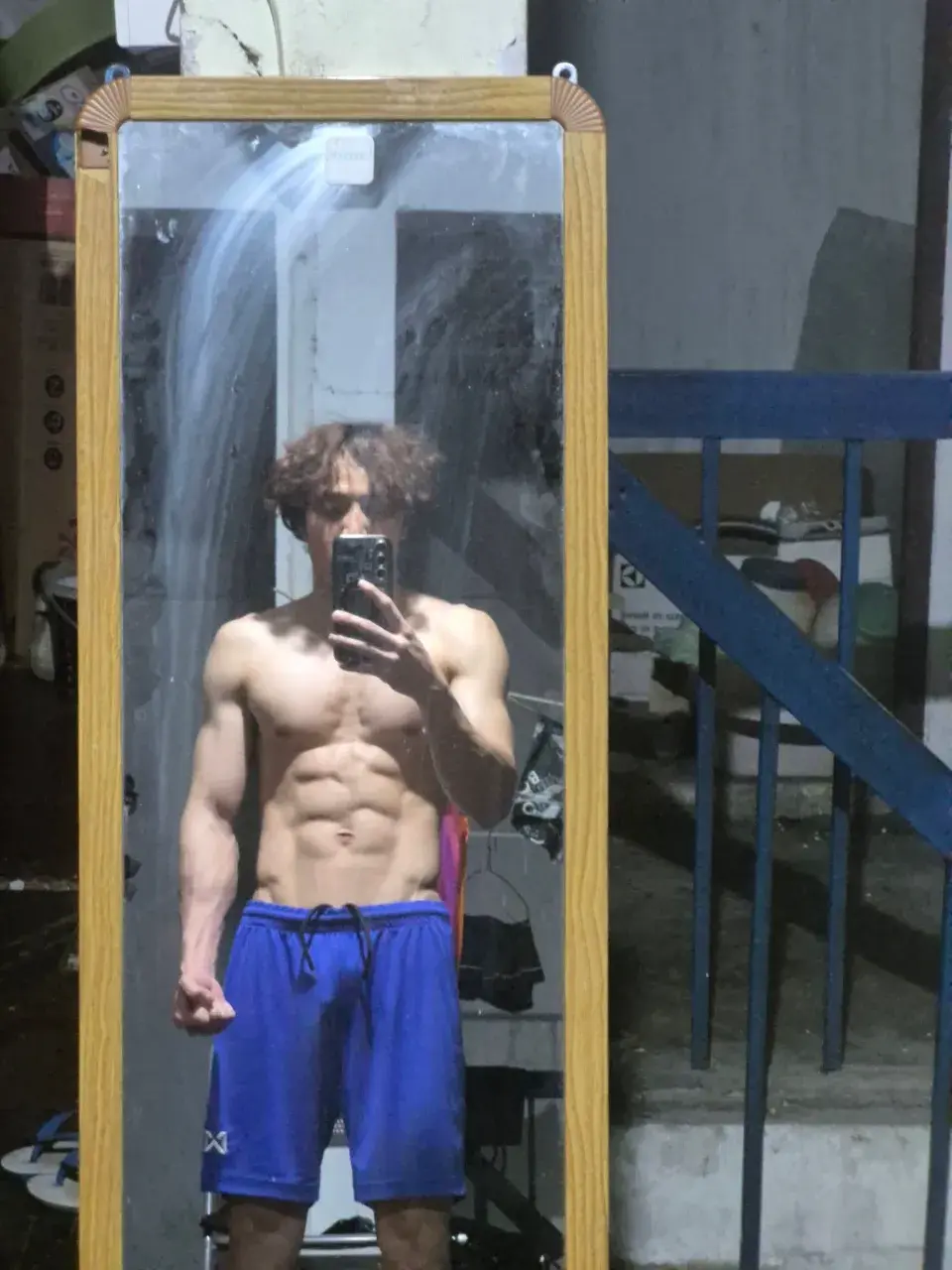 หนุ่มพม่า Saw Eh