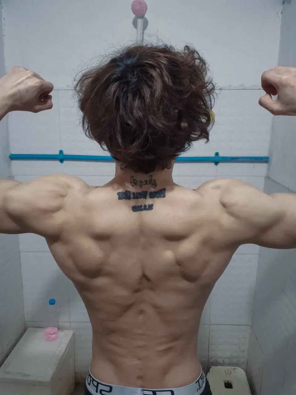 หนุ่มพม่า Saw Eh