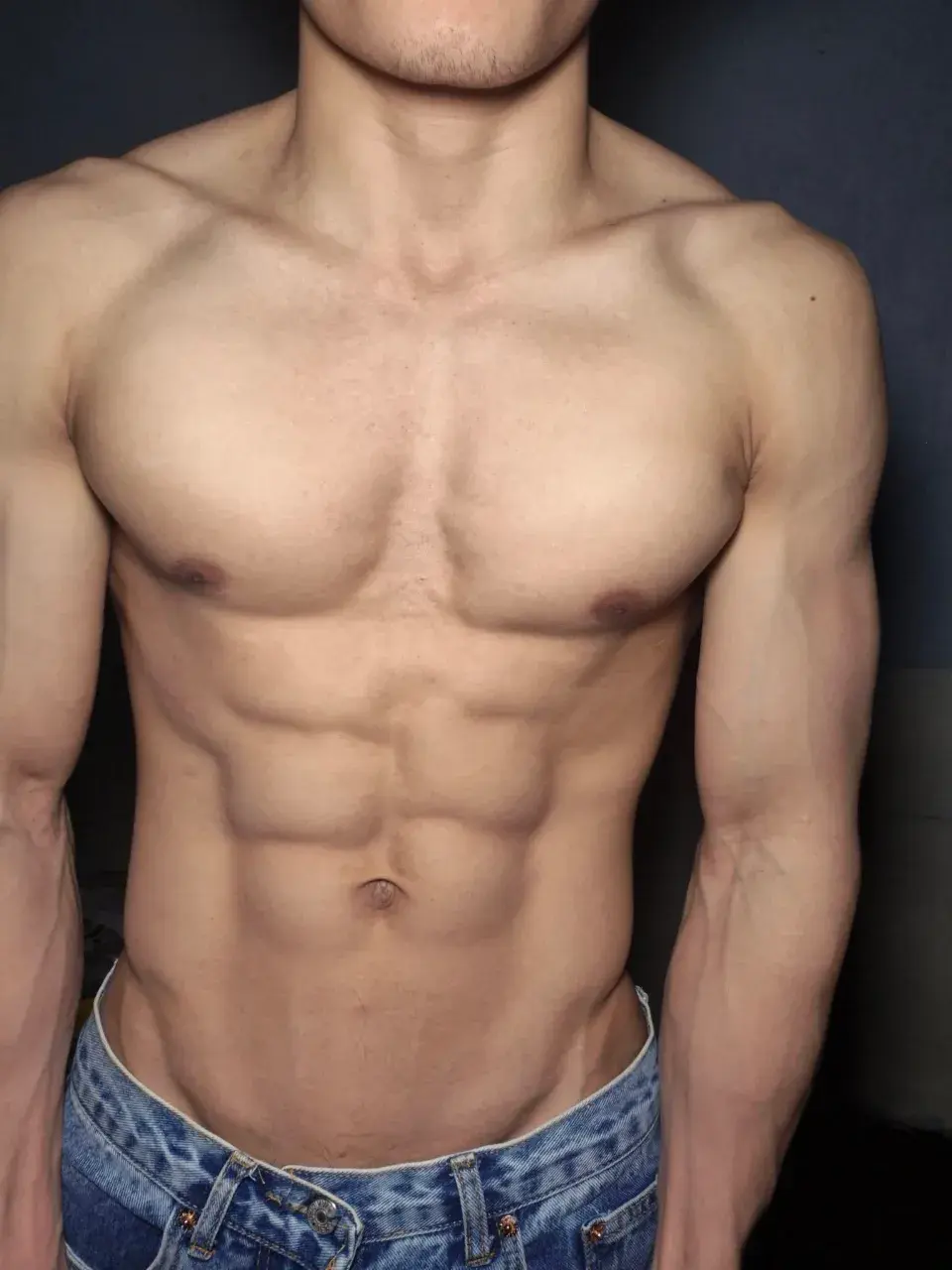 หนุ่มพม่า Saw Eh