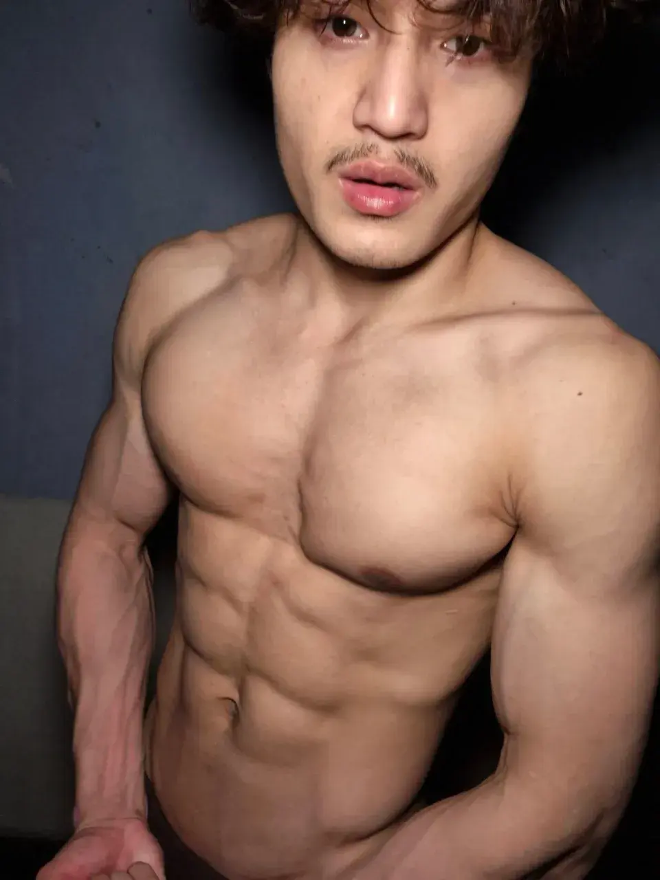 หนุ่มพม่า Saw Eh