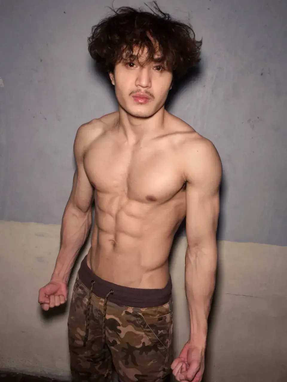 หนุ่มพม่า Saw Eh