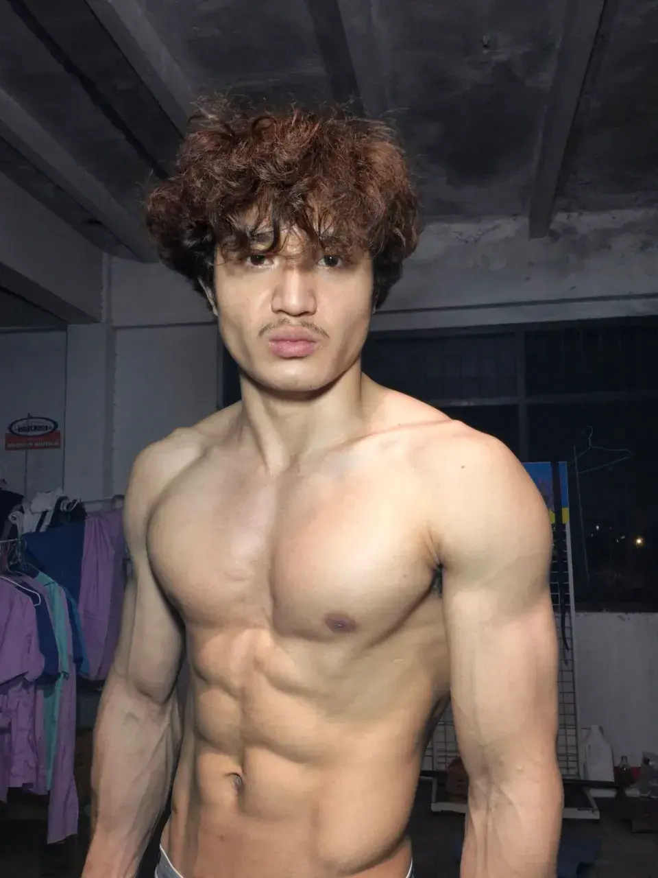 หนุ่มพม่า Saw Eh