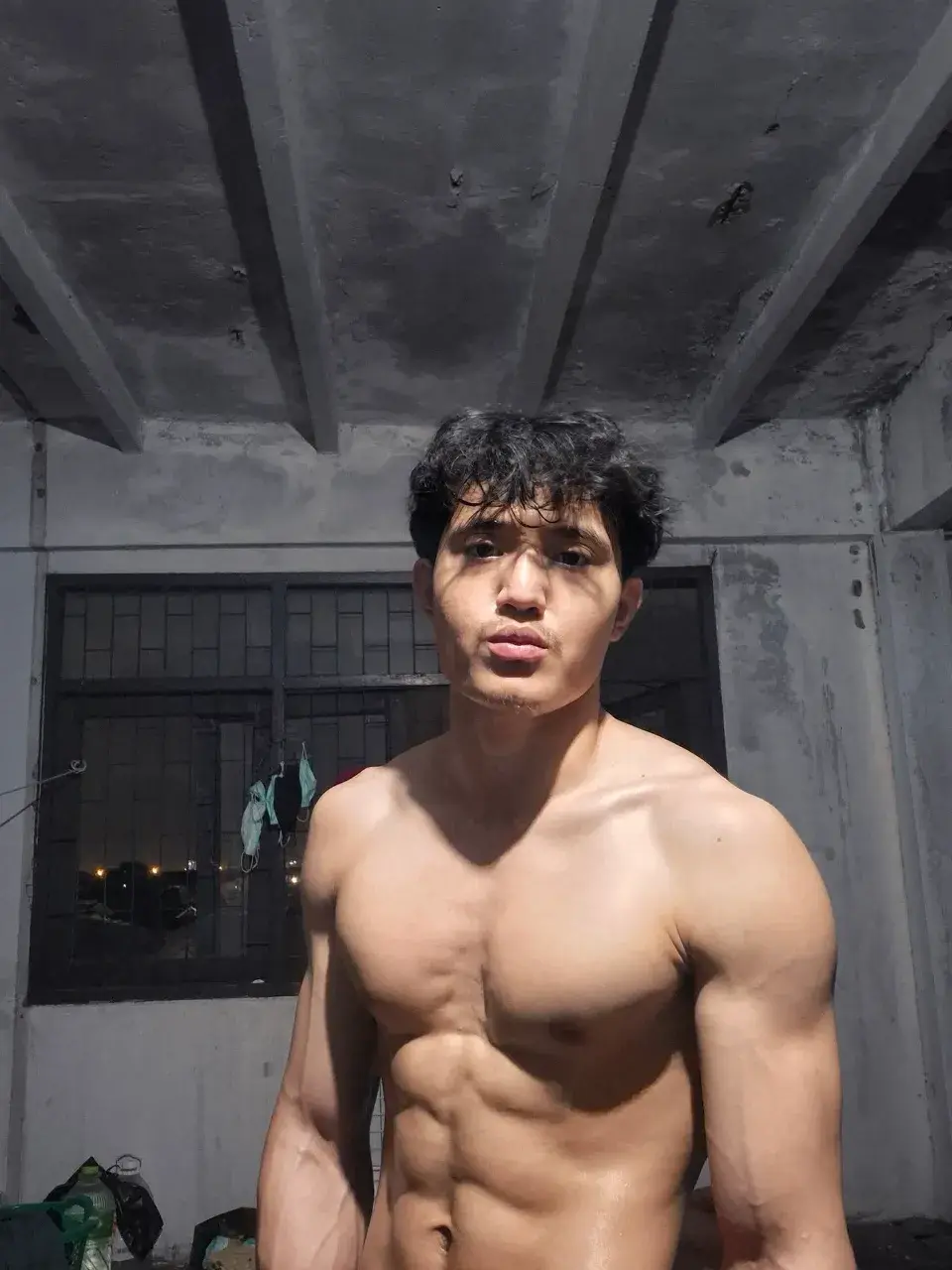 หนุ่มพม่า Saw Eh