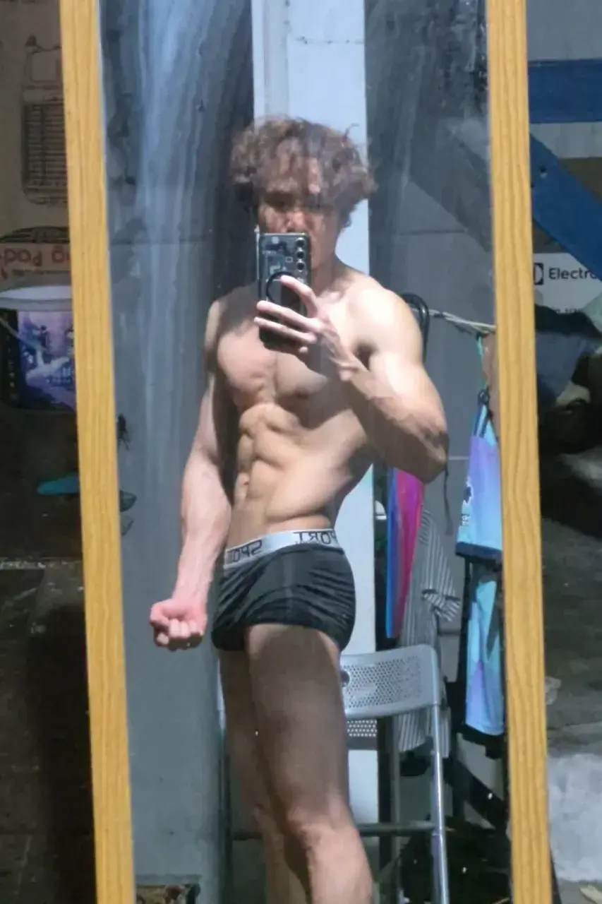 หนุ่มพม่า Saw Eh