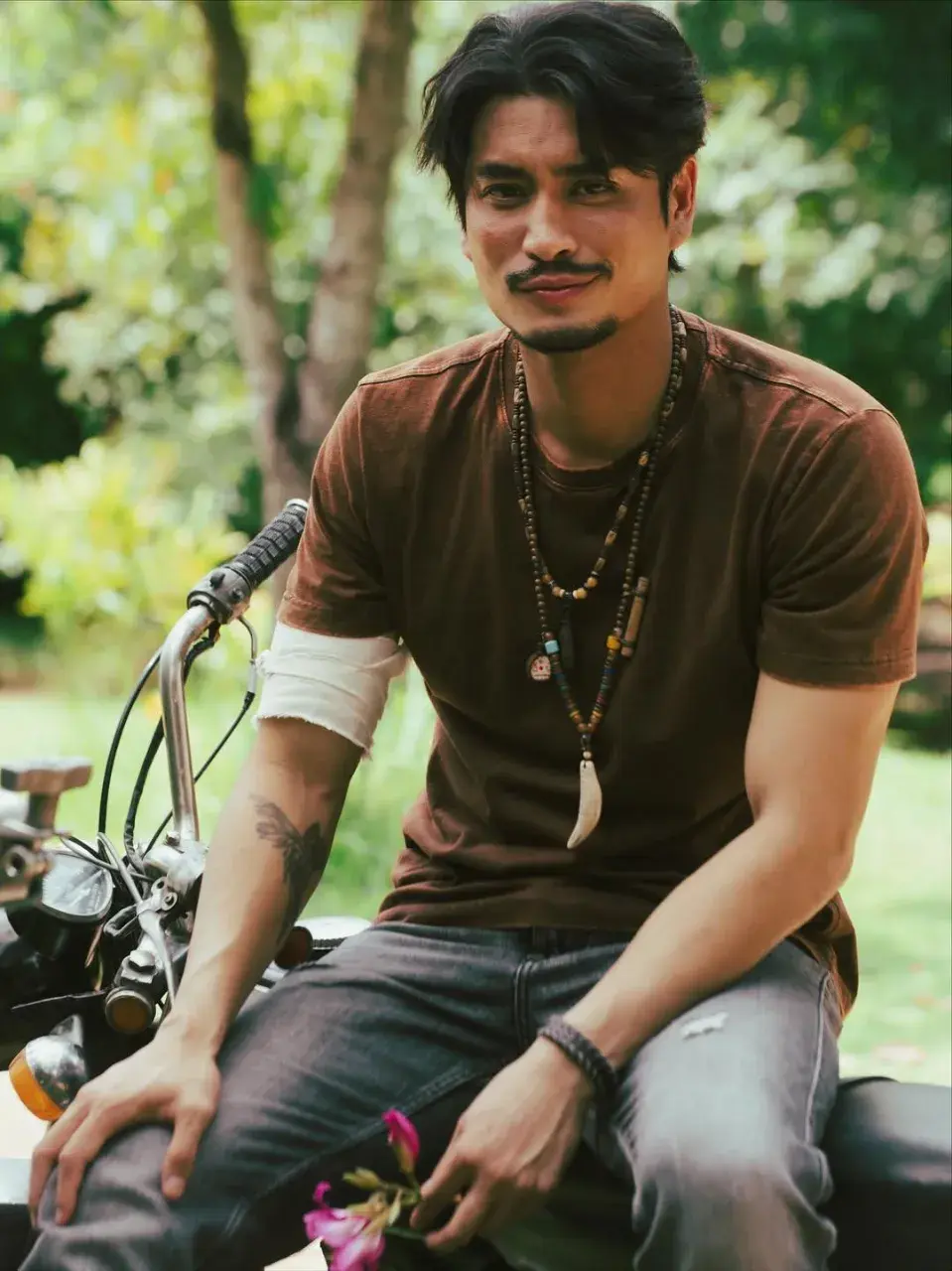 รวมพระเอกมาดเข้ม