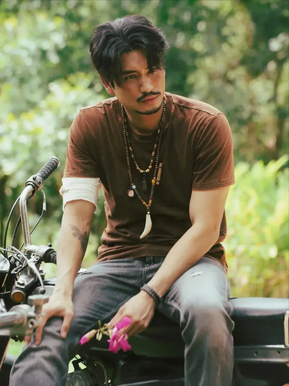 รวมพระเอกมาดเข้ม