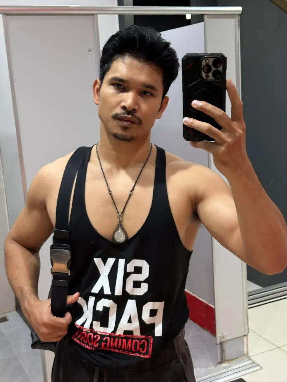 ความแน่นทำให้มันไหลออกมา