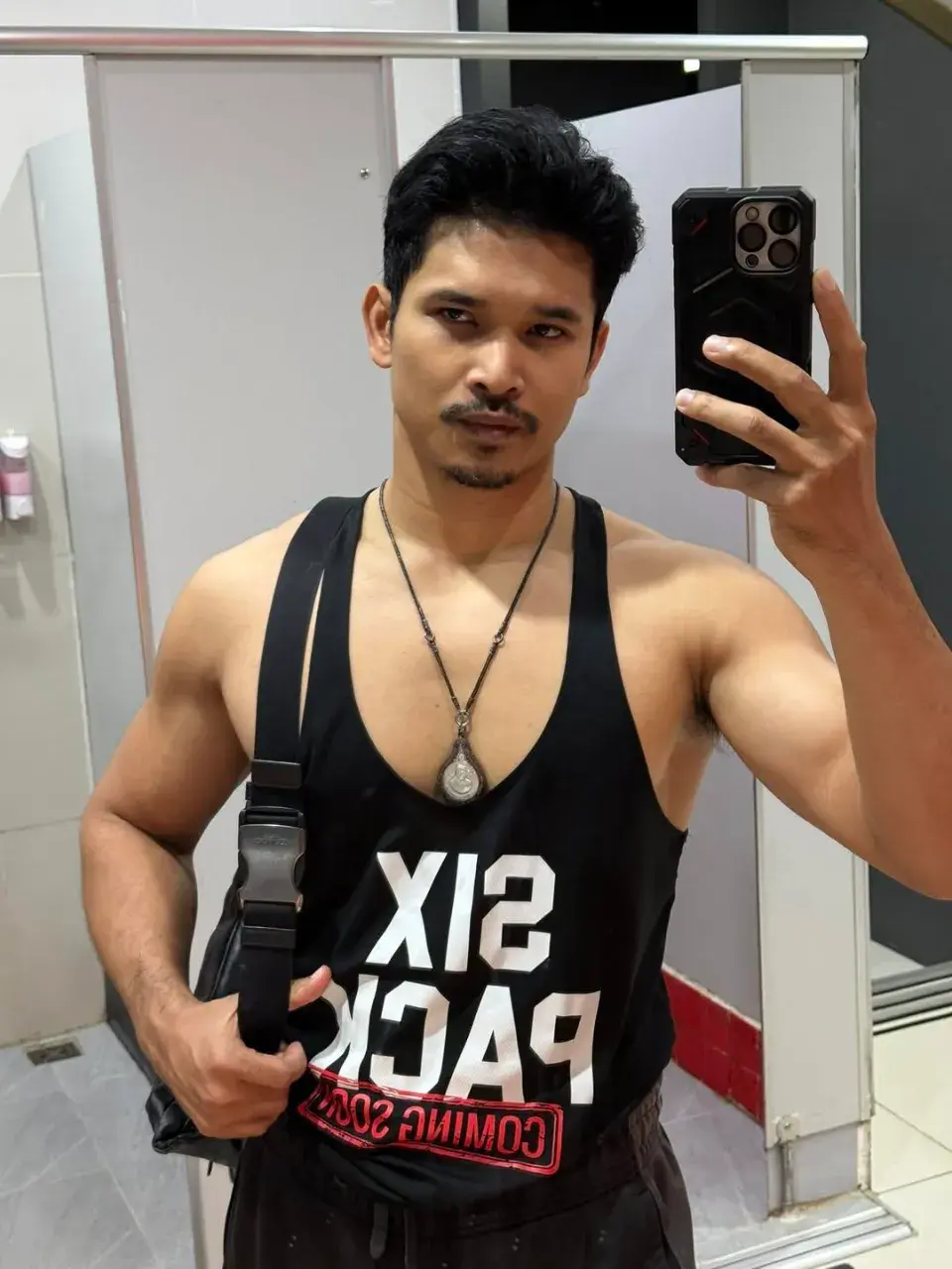 ความแน่นทำให้มันไหลออกมา