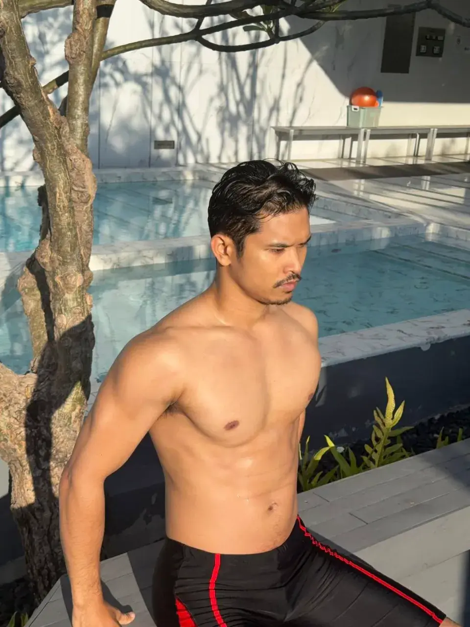 ความแน่นทำให้มันไหลออกมา