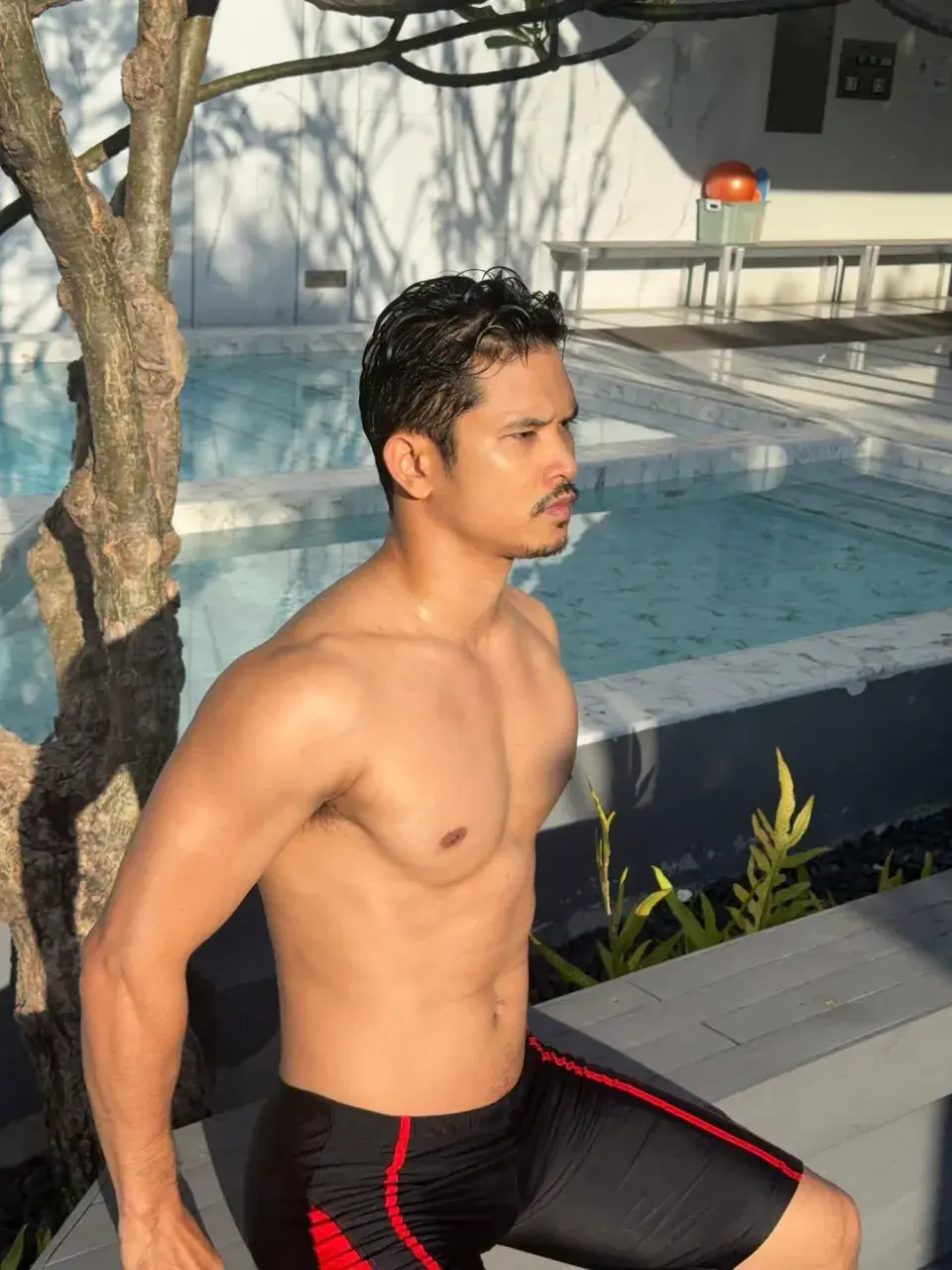 ความแน่นทำให้มันไหลออกมา