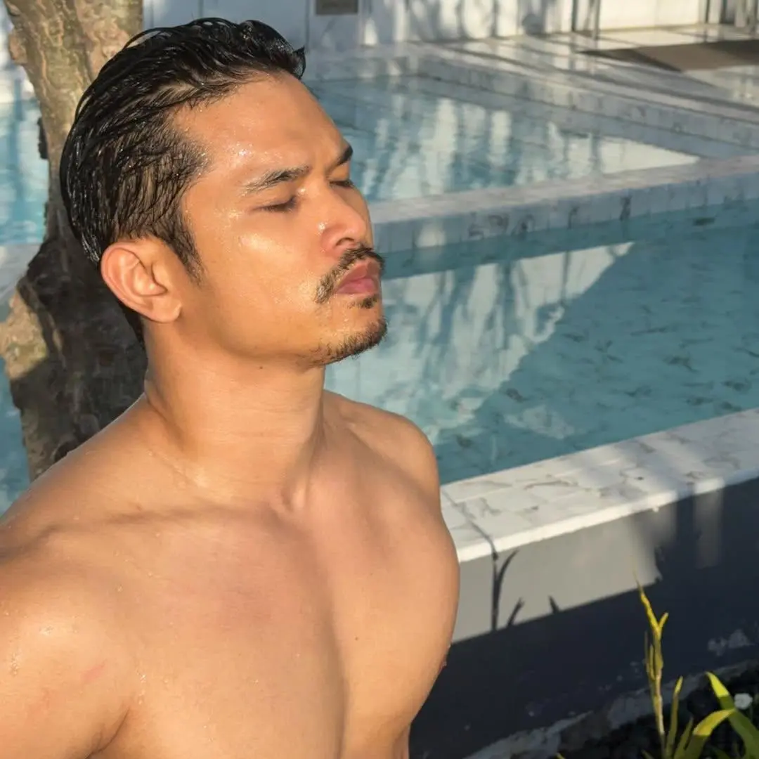 ความแน่นทำให้มันไหลออกมา