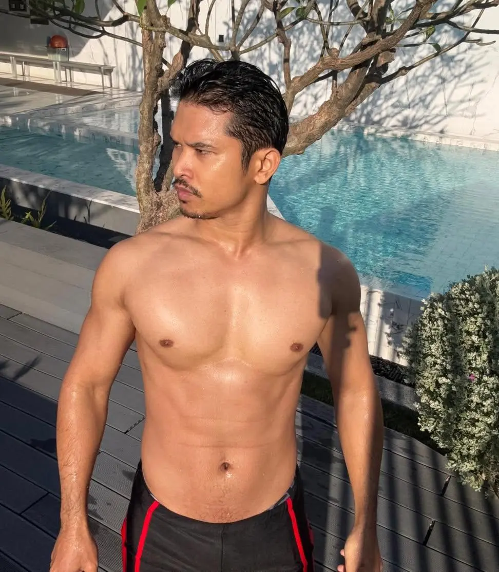 ความแน่นทำให้มันไหลออกมา