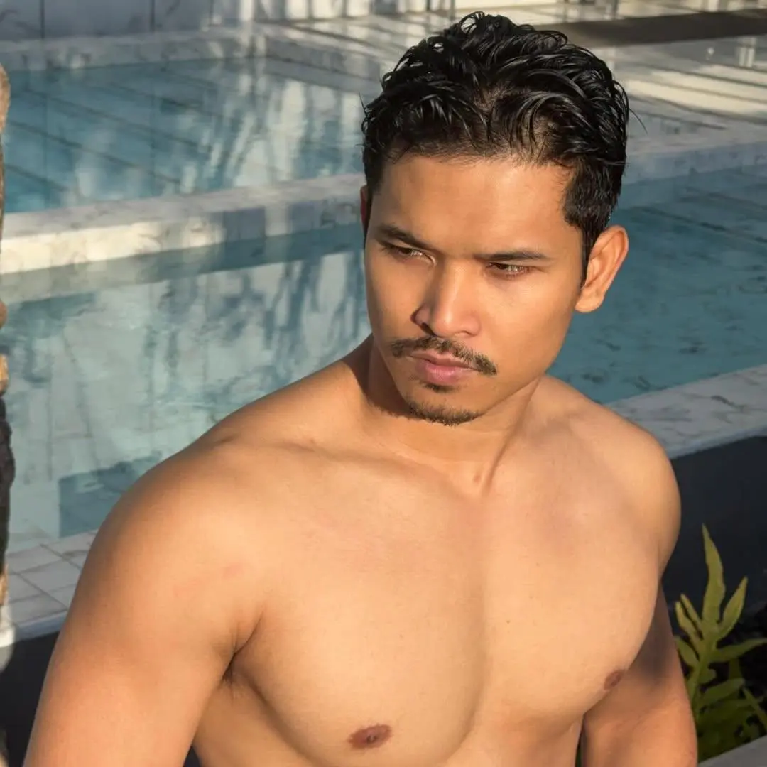 ความแน่นทำให้มันไหลออกมา