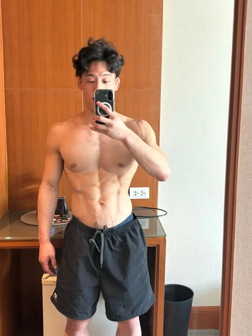 ถอดโชว์เรือนร่าง 2964