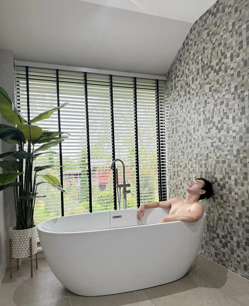 ภาพชวนน้ำแตก