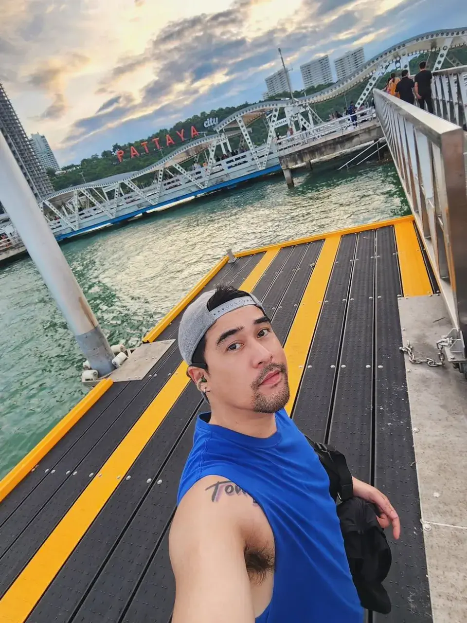 แด๊ดดดสุดเสว