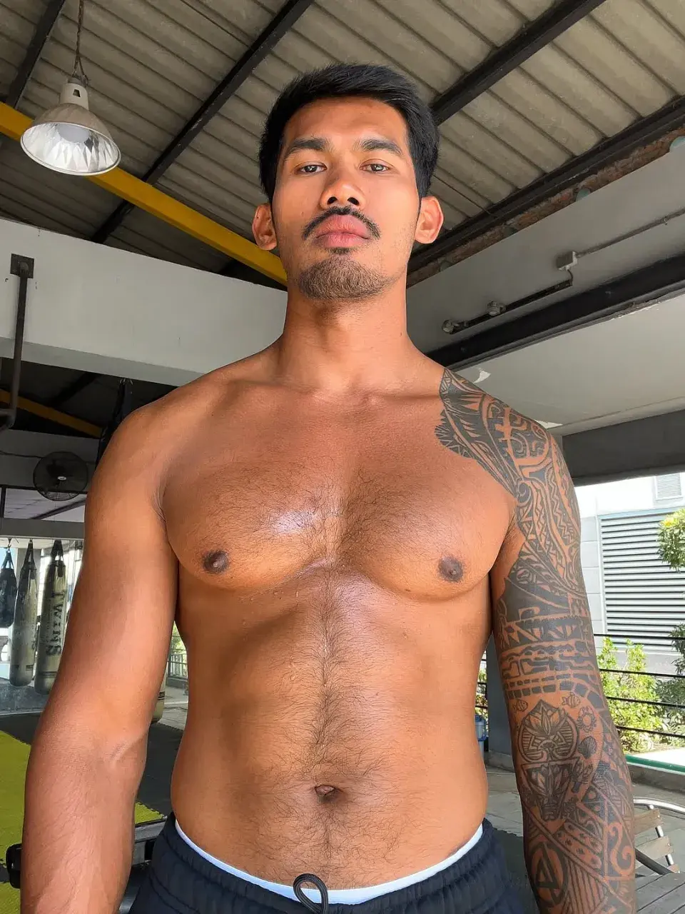 ลักหลับดีมั้ย