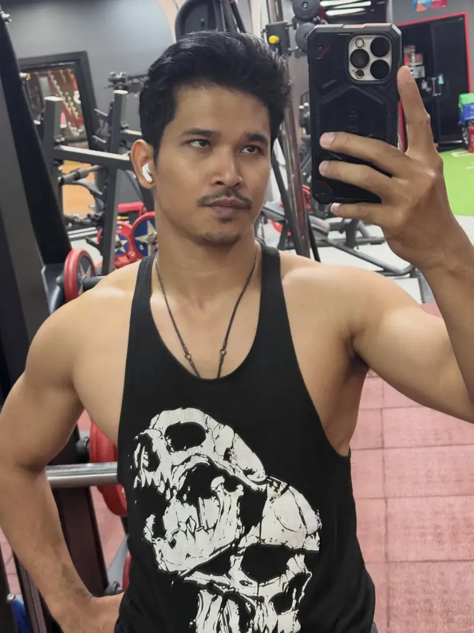 ลักหลับดีมั้ย