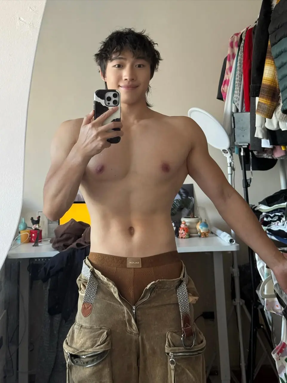 Cool and cute guy : 吕宁