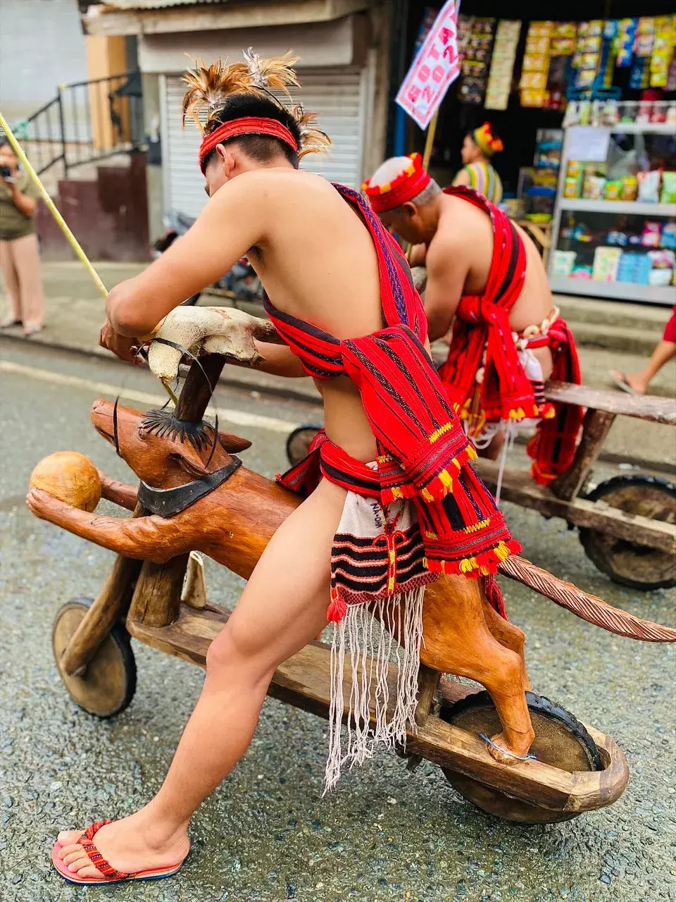 หนุ่มอิฟูเกา