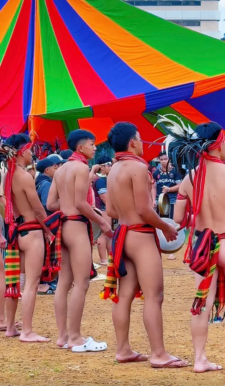 หนุ่มอิฟูเกา