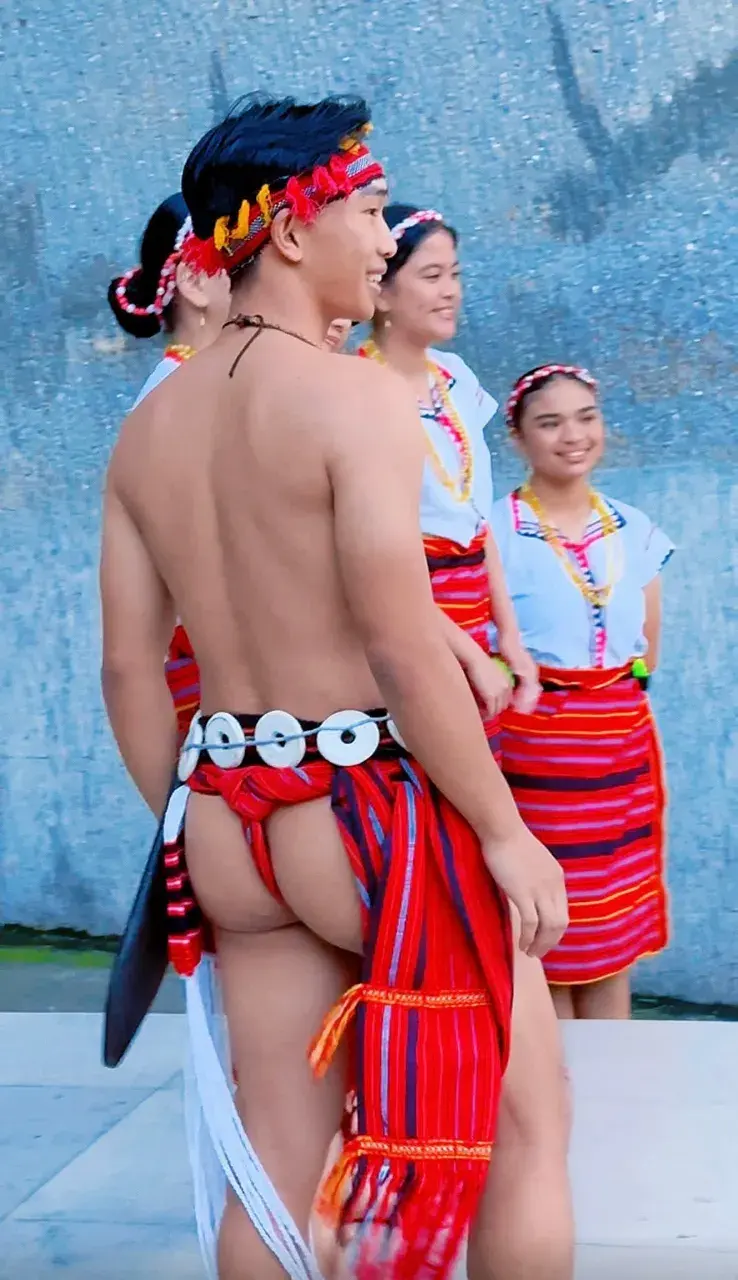 หนุ่มอิฟูเกา